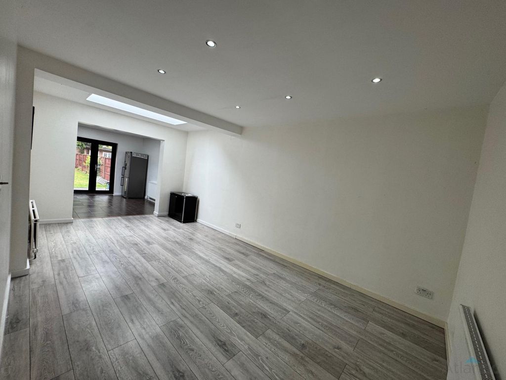 Property photo 2 of 15 Gallery