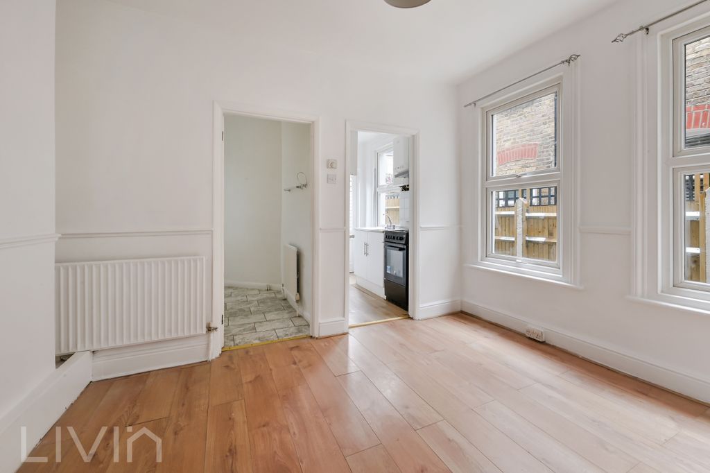 Property photo 3 of 9 Kettering Street, 41 (7)