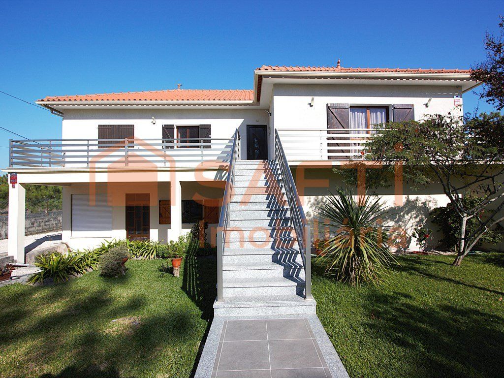 Property photo 2 of 49