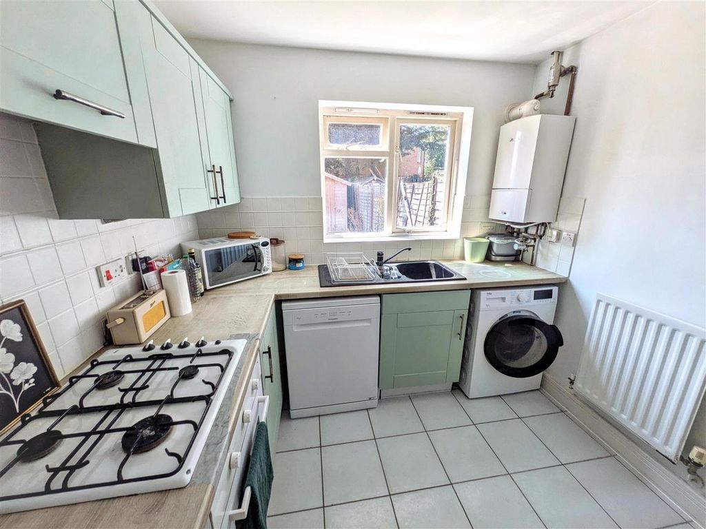 Property photo 2 of 14 Kitchen