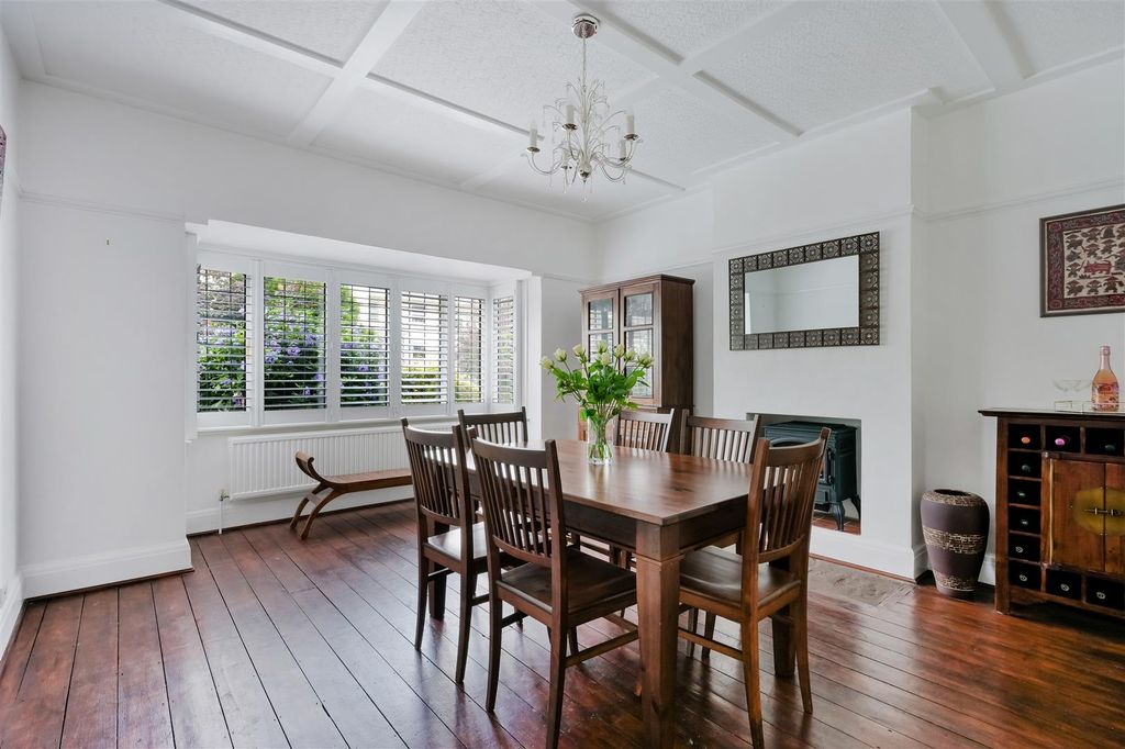 Property photo 2 of 34 Temple Road, -19.Jpg