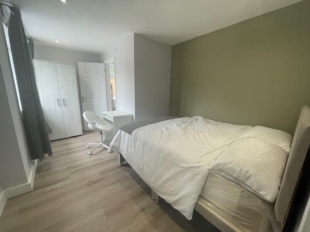 Property photo 2 of 5 Bedroom