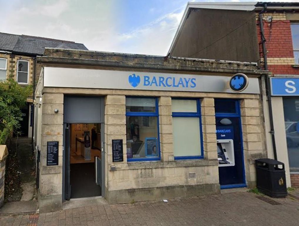 Property photo 1 of 7 Photo 7