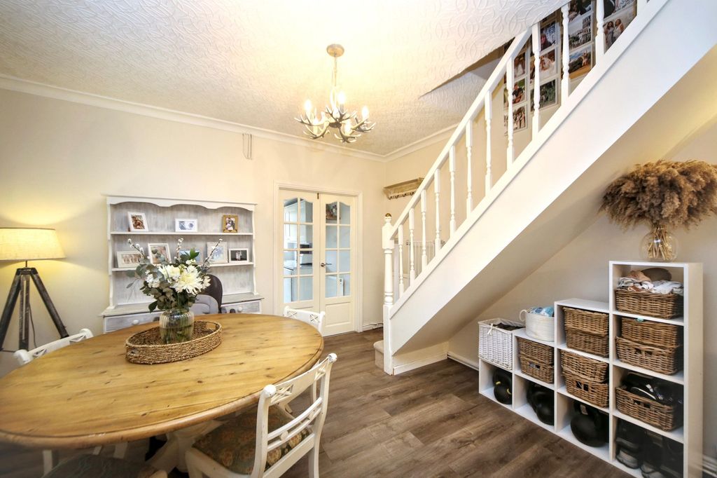 Property photo 3 of 26