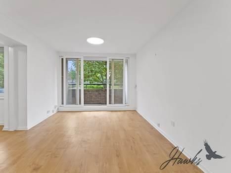 Property photo 3 of 10 Ef61Acde-Aff2-4Fa1-86A1-dc08d3461107Oshbf - 5 Nero