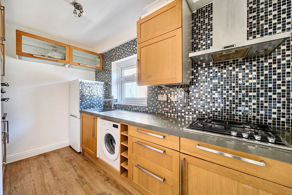 Property photo 3 of 9 1436241-11-69c4Ff...