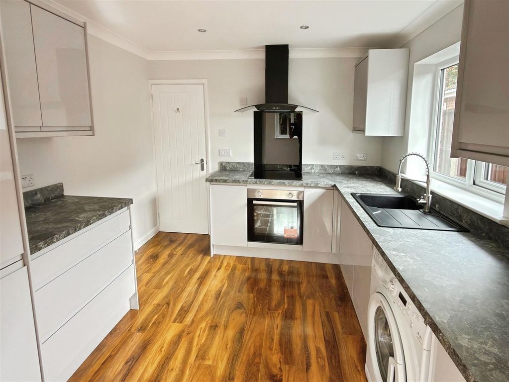 Property photo 2 of 14 Bramfield Rd (5).Jpg