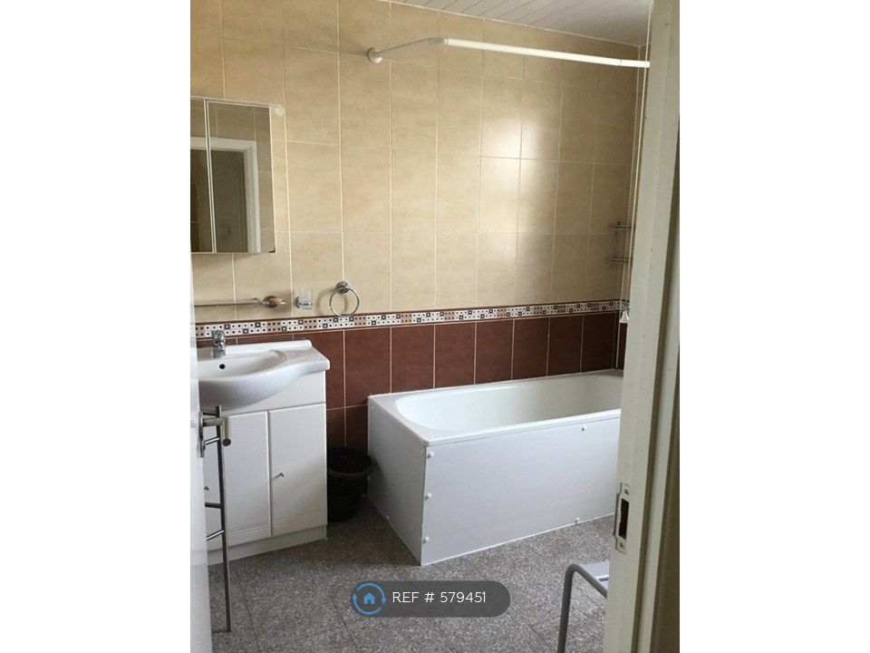 Property photo 2 of 4 Bathroom &amp; Wc