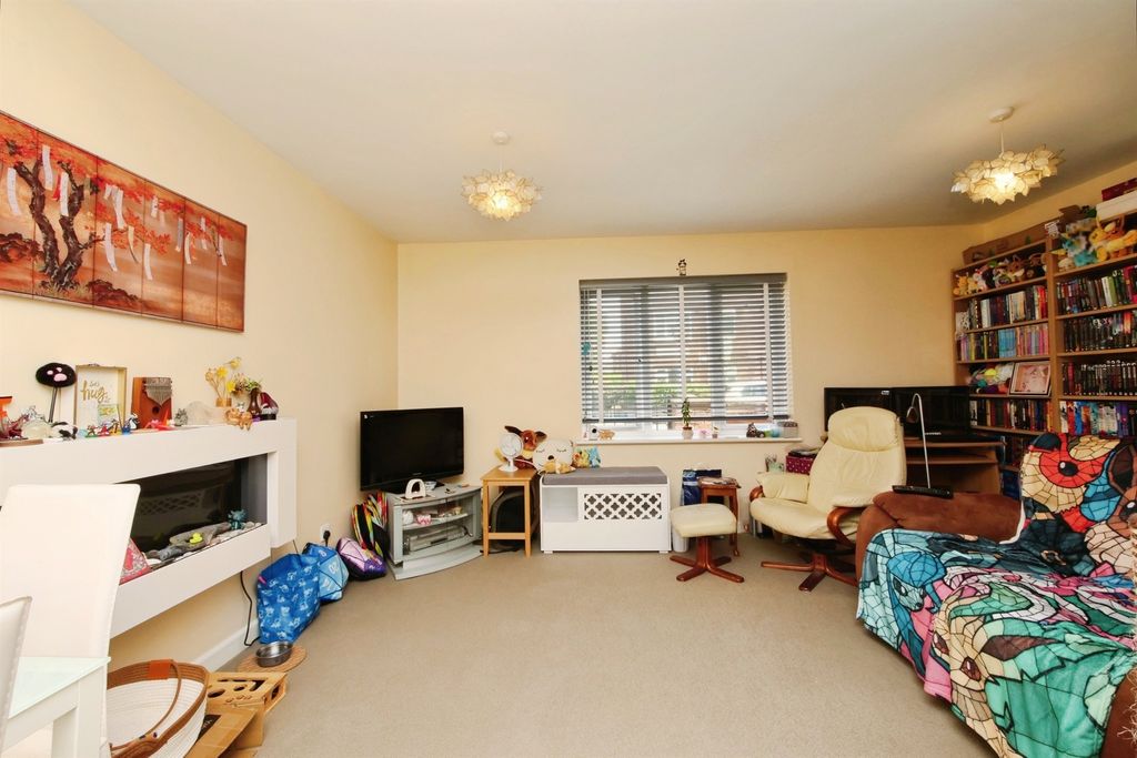 Property photo 3 of 9