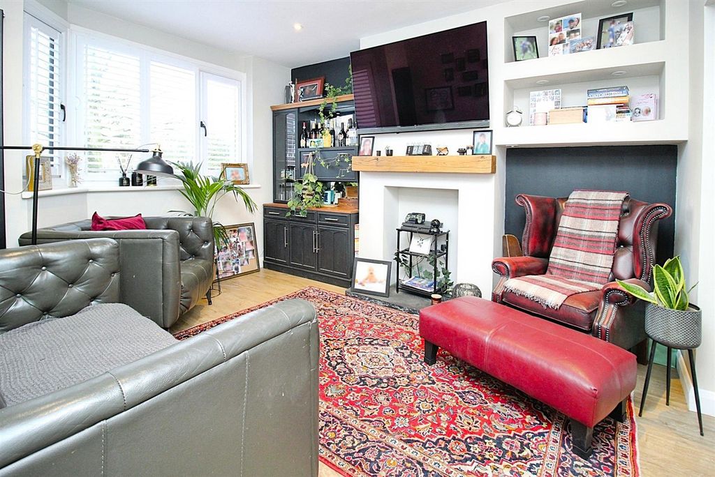 Property photo 2 of 19 Ea9B9A96-Img_2322.Jpg