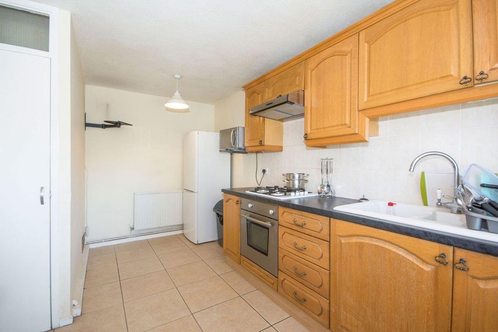 Property photo 3 of 10 04XC3Ydcnuccetfyt7Pcla.Jpg