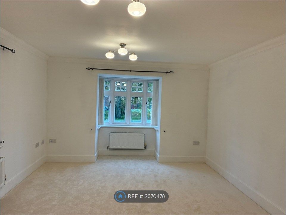 Property photo 3 of 11 South Facing Lounge With Dual Aspect Windows