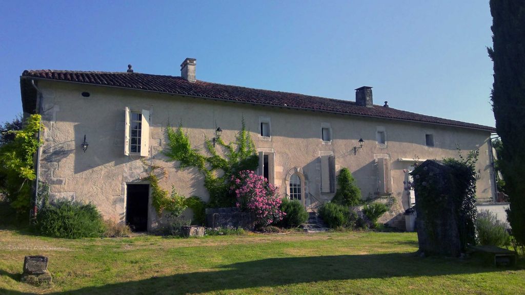 Property photo 2 of 23