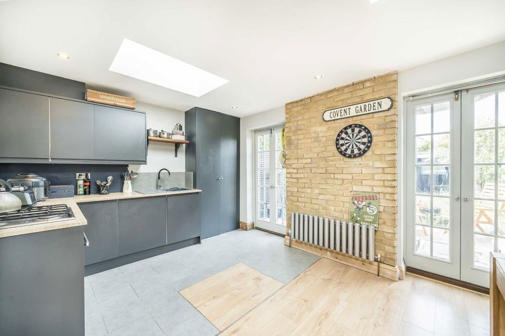 Property photo 1 of 6