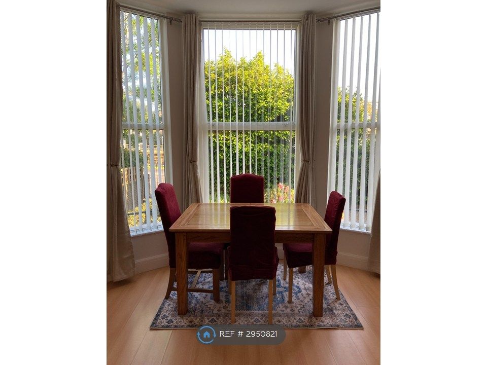 Property photo 3 of 35 Large Bay Windows