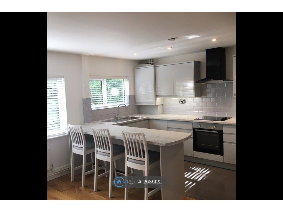 Property photo 1 of 11 Kitchen