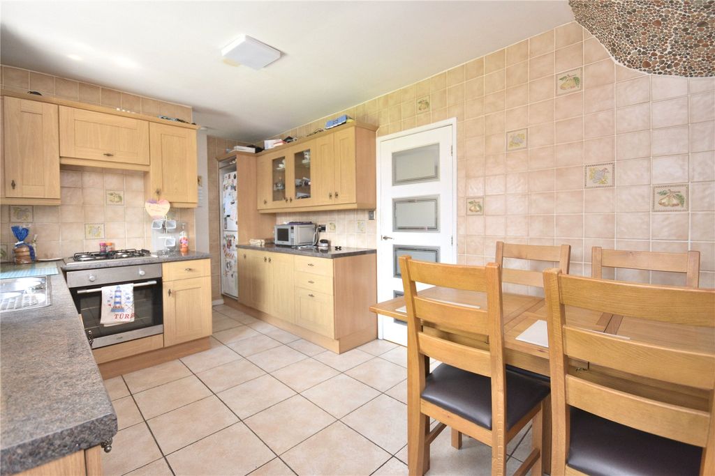 Property photo 3 of 11 Picture No. 10