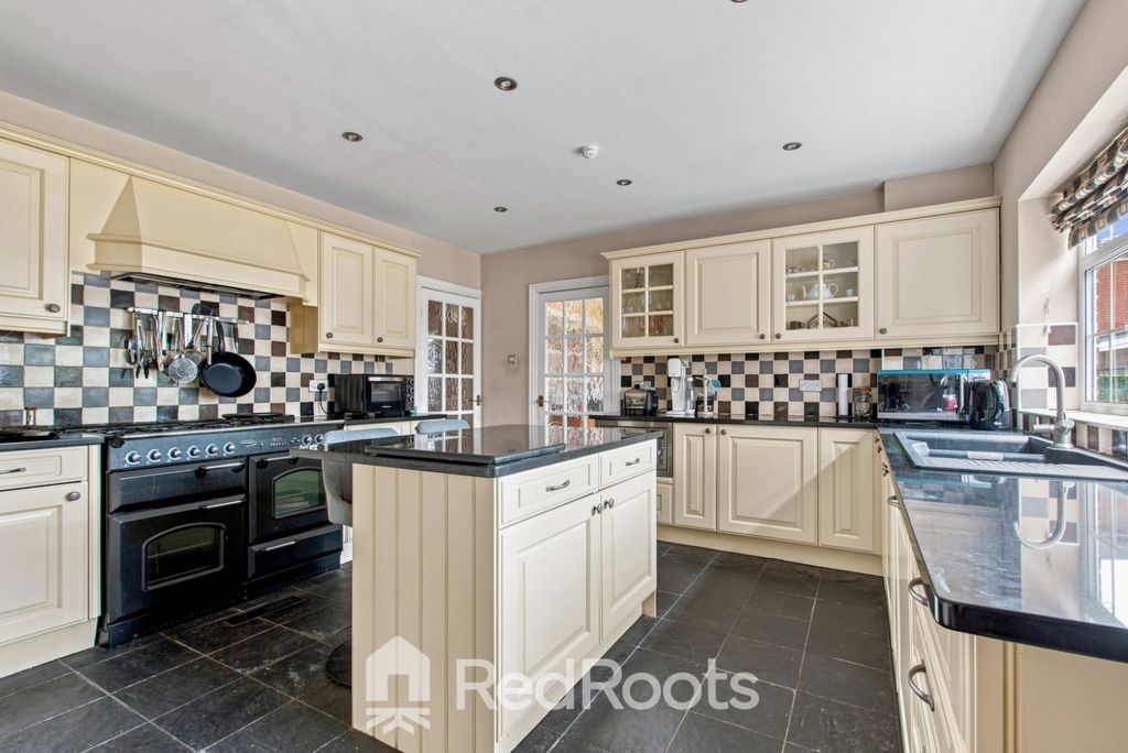 Property photo 3 of 40 5252763