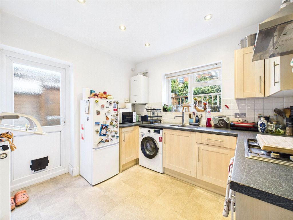 Property photo 3 of 11 Picture No. 13