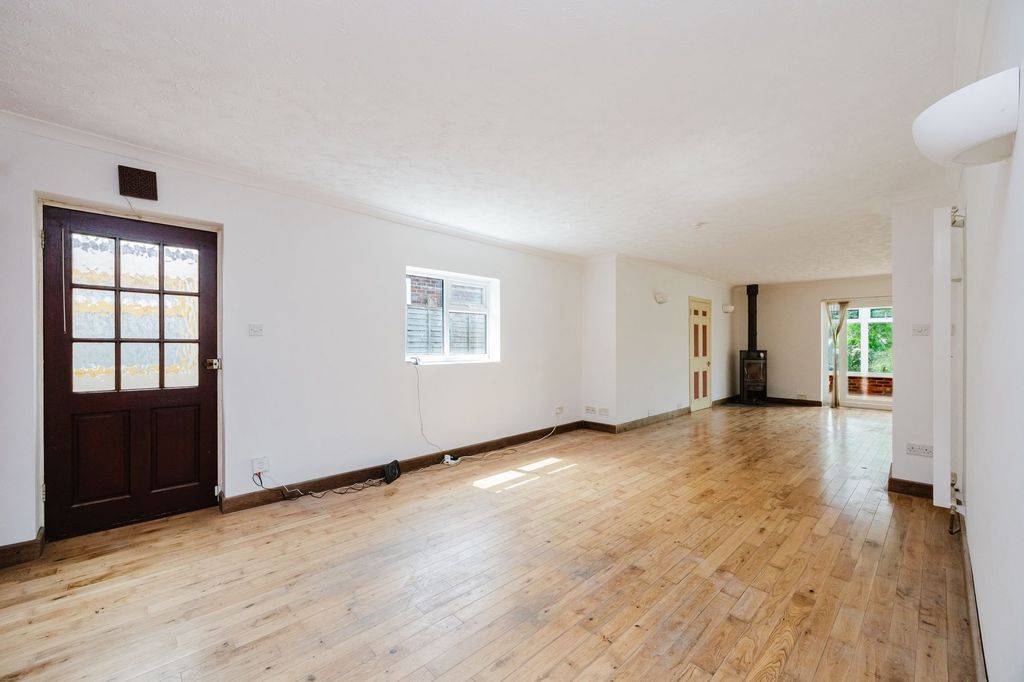 Property photo 2 of 22