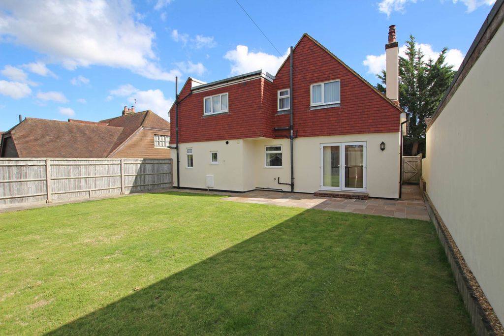 Property photo 3 of 23