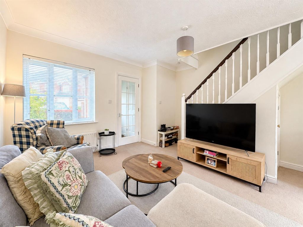 Property photo 2 of 14 Livingroom.Png