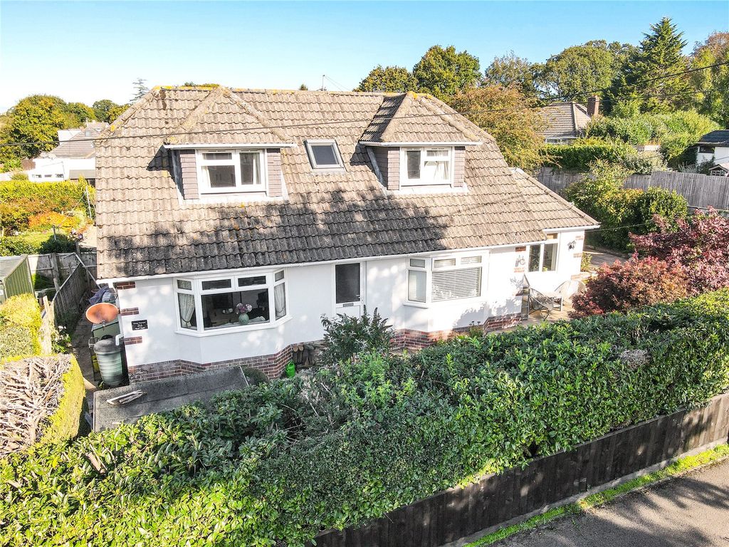 Property photo 1 of 28 Picture No. 02