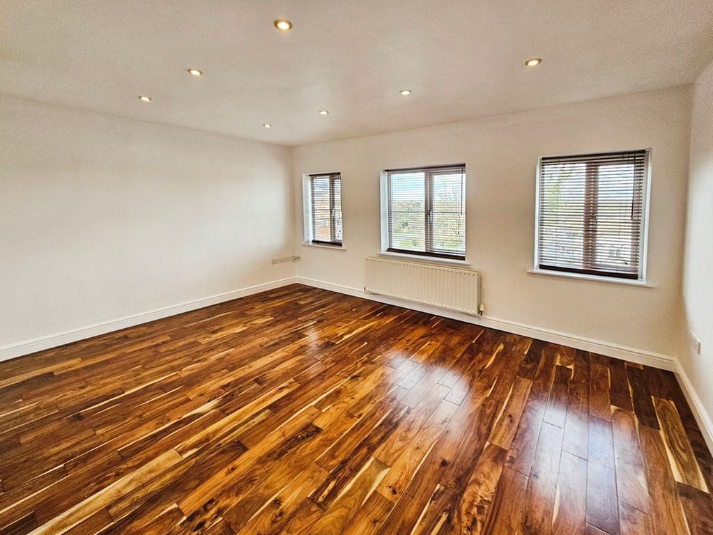 Property photo 2 of 5 Photo 6