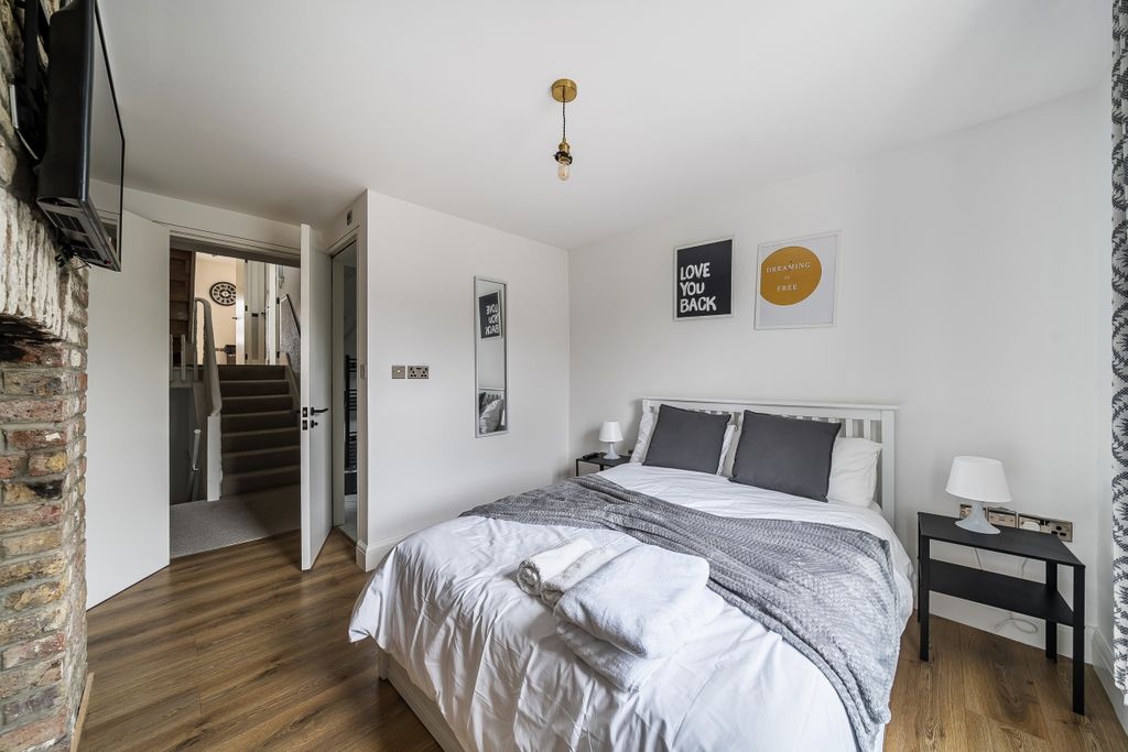 Property photo 3 of 9 1421216-4-69A1Ab5...