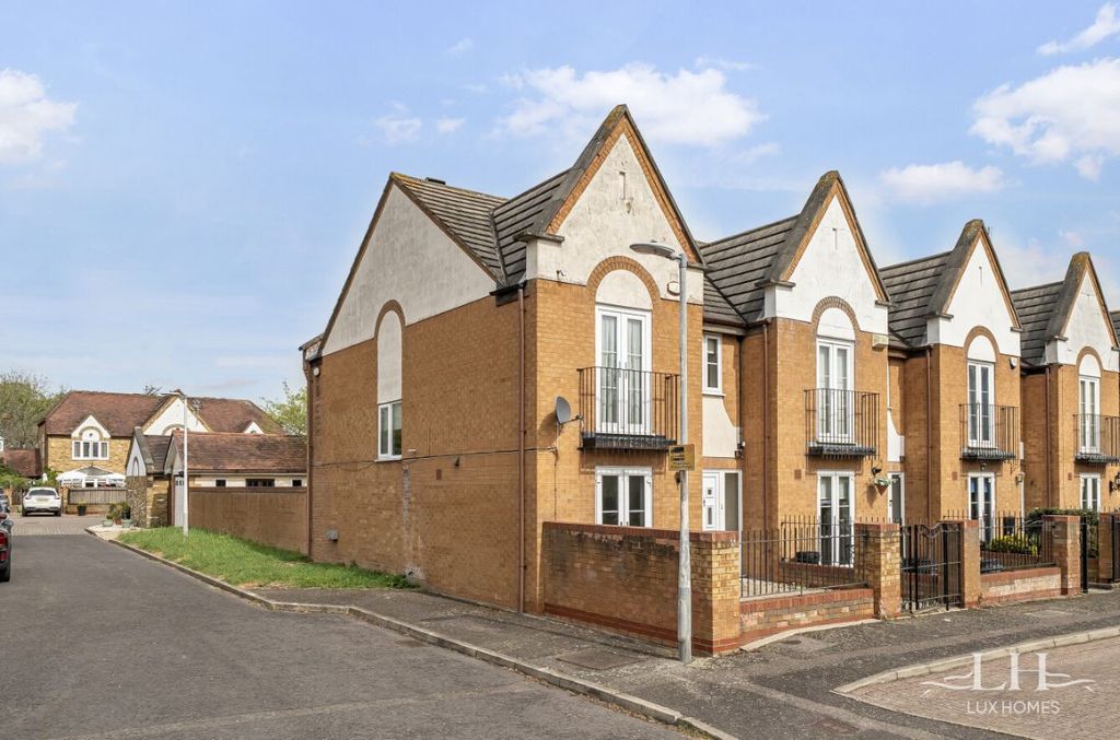 Property photo 2 of 19