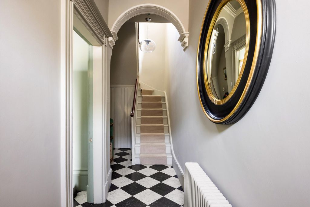 Property photo 2 of 27 Image