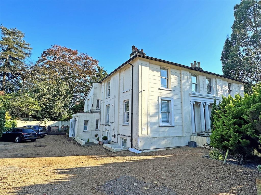 Property photo 3 of 12