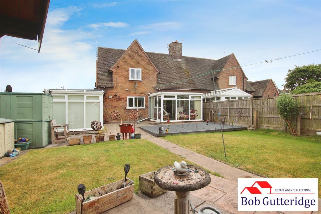 Property photo 2 of 28 Enclosed Rear Garden