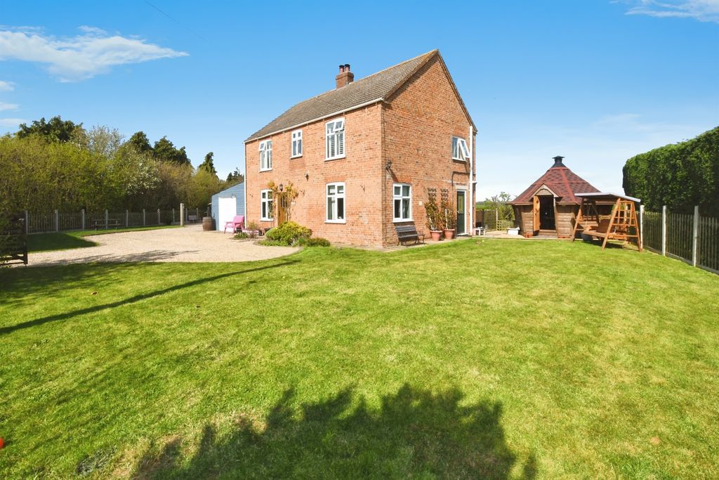 Property photo 3 of 22