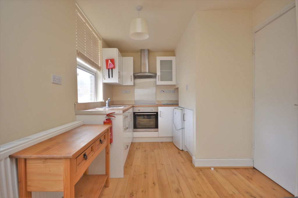 Property photo 1 of 8 Kitchen
