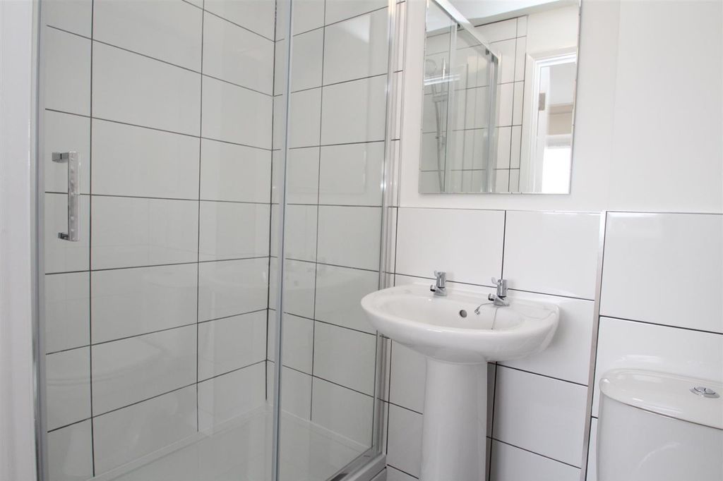 Property photo 3 of 4 127 Room 1 Ensuite.Jpg
