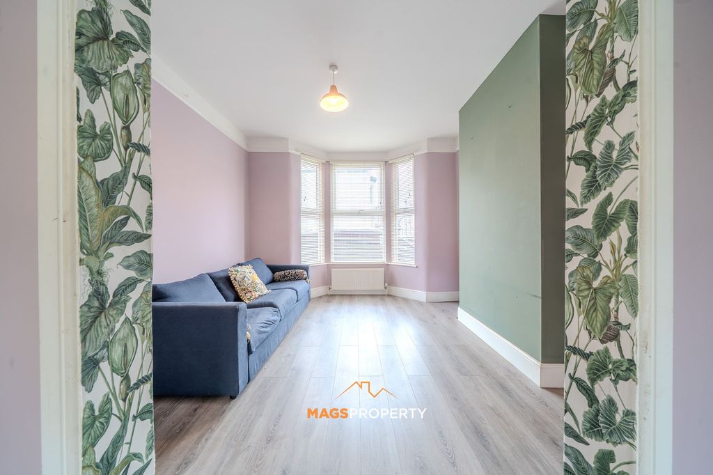 Property photo 2 of 16