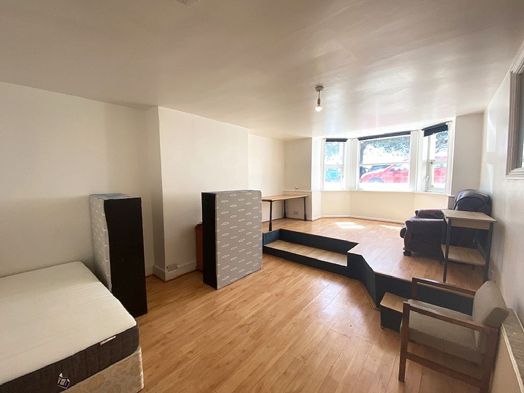 Property photo 1 of 4