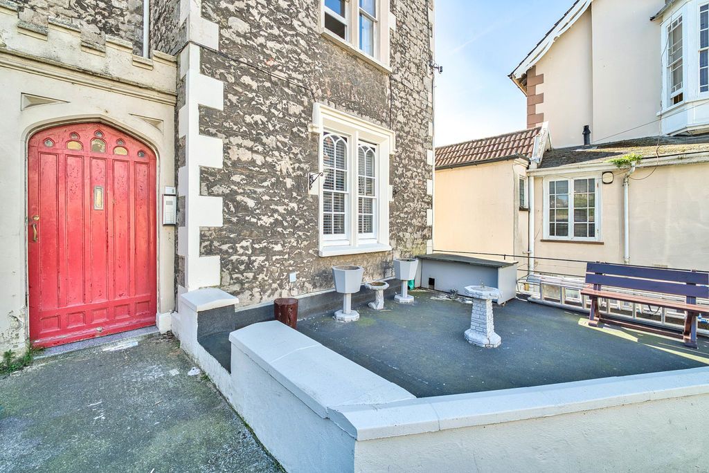 Property photo 1 of 11 Photo 11