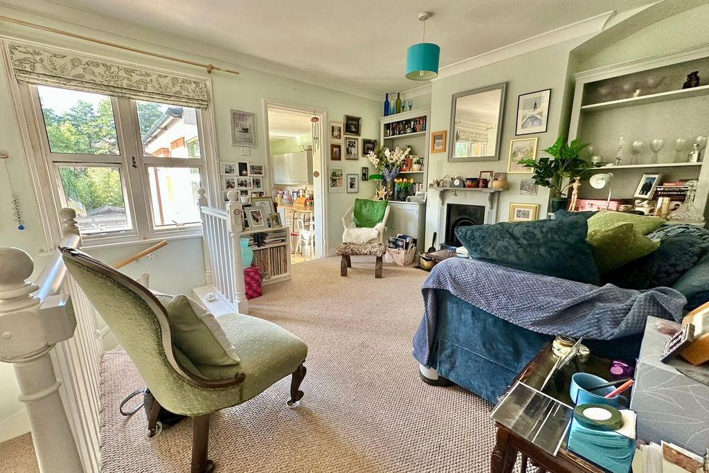 Property photo 2 of 12