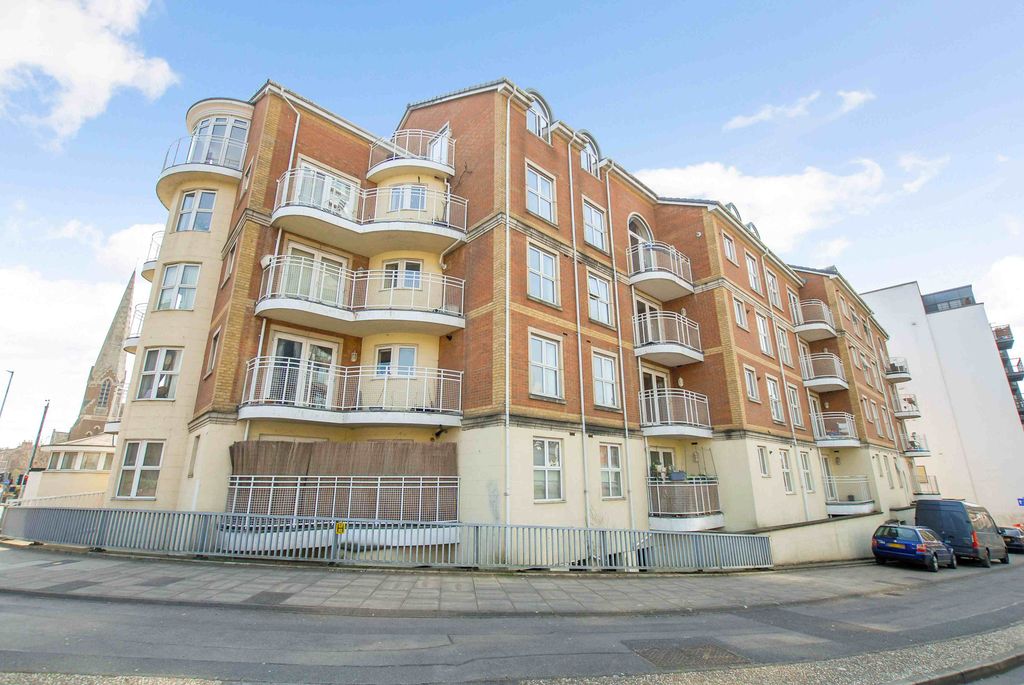 Property photo 1 of 12