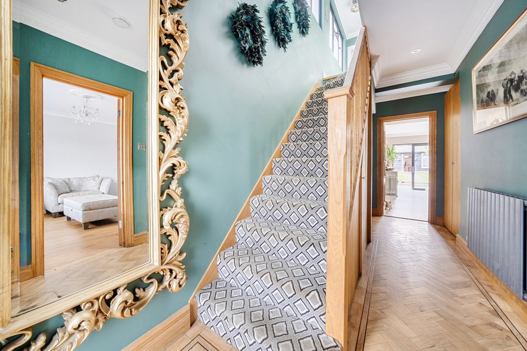 Property photo 2 of 30 1433283-12-69Bd72...