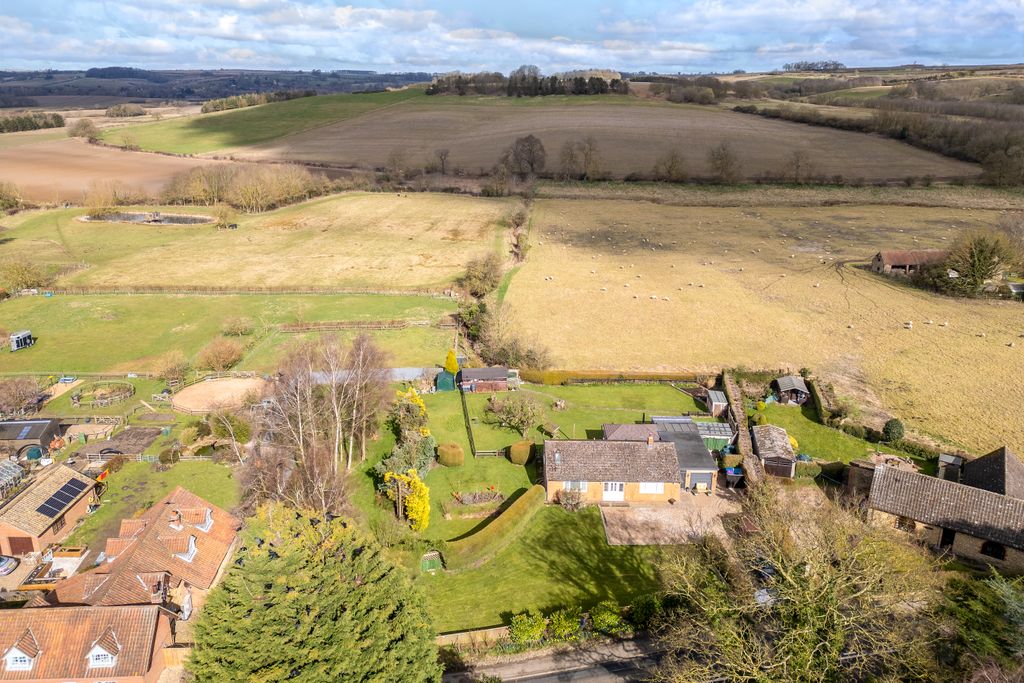 Property photo 2 of 41 36