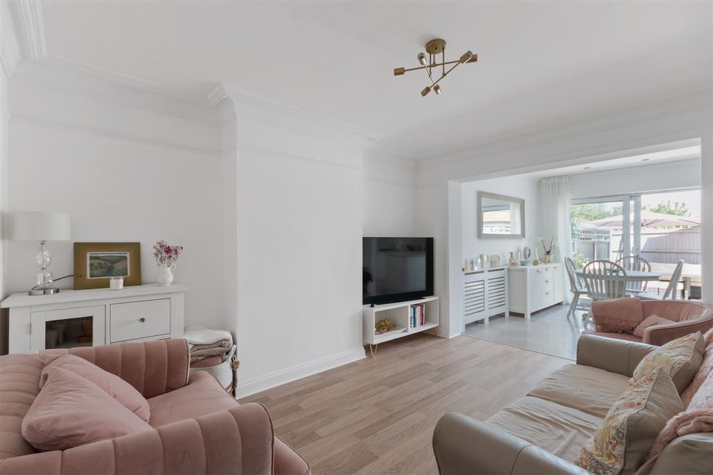 Property photo 3 of 12 Monkleigh Road