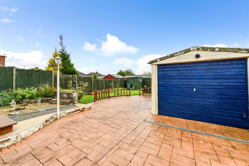 Property photo 2 of 18 Ph24_6302698.Jpg