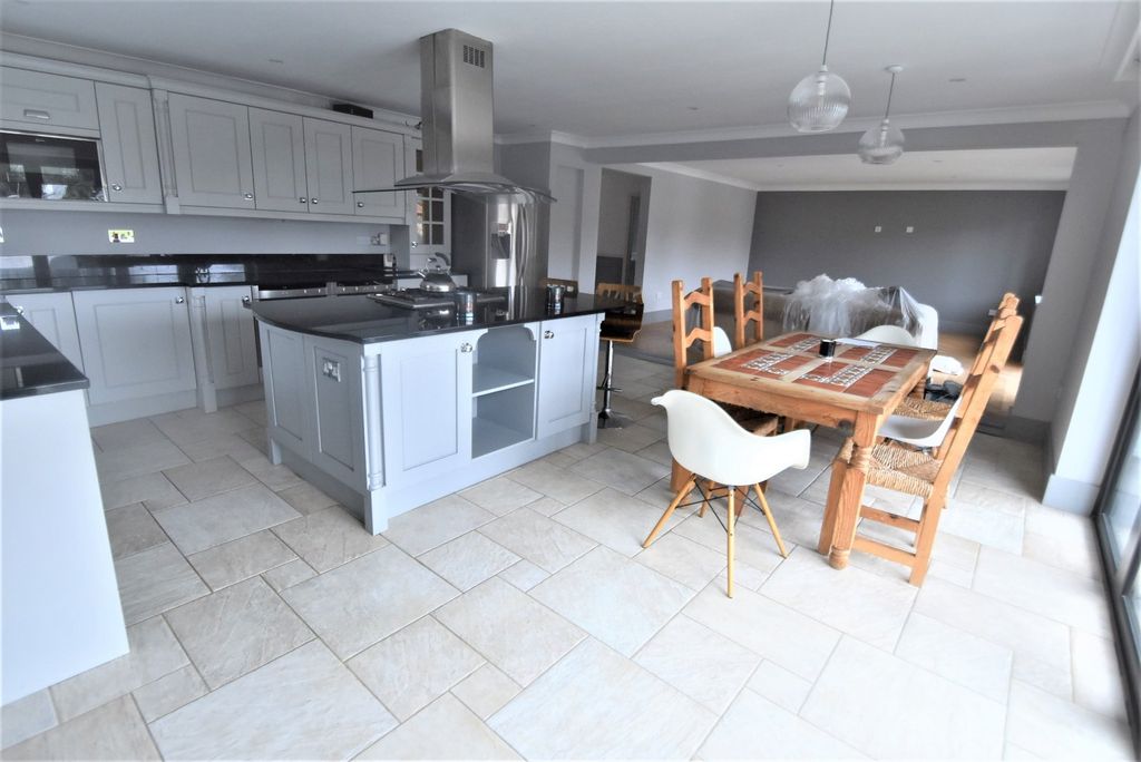 Property photo 2 of 23 Picture No. 67