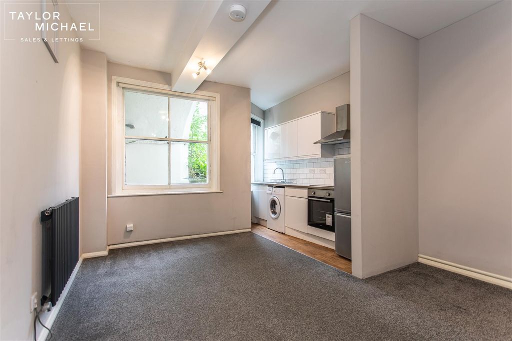 Property photo 1 of 11 Studio Room