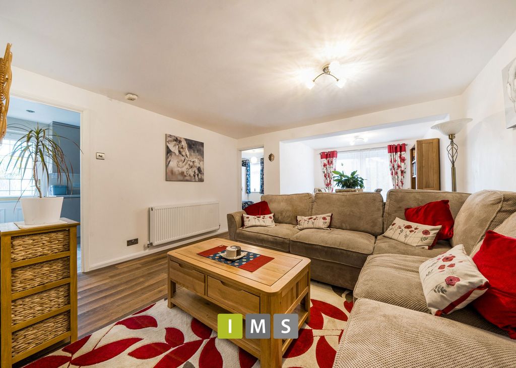 Property photo 2 of 20