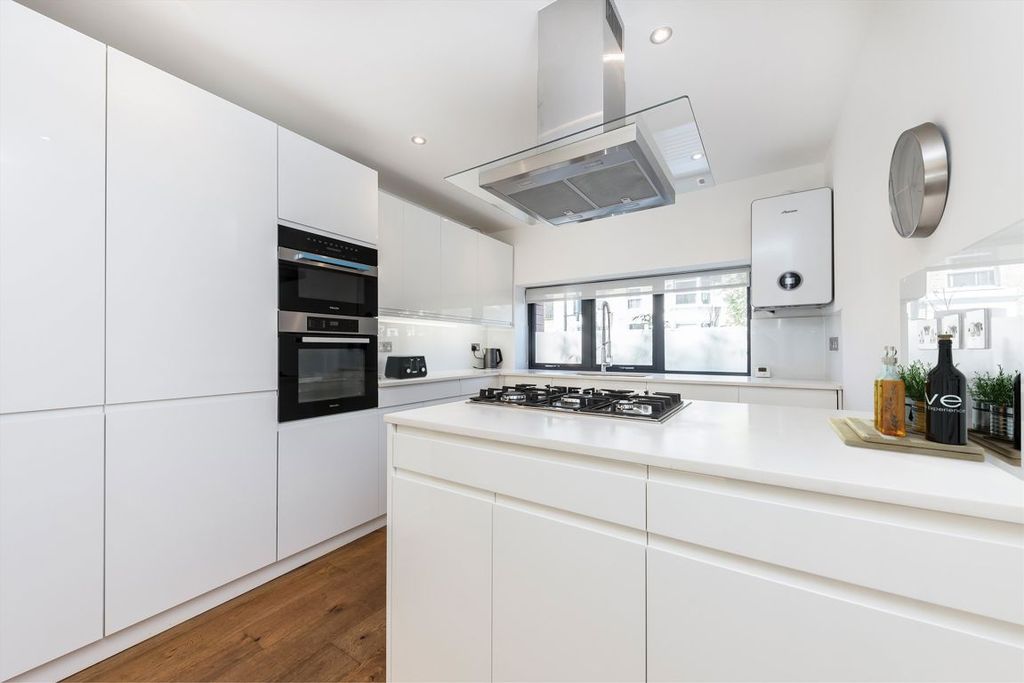 Property photo 3 of 9