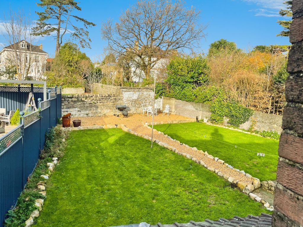 Property photo 3 of 22